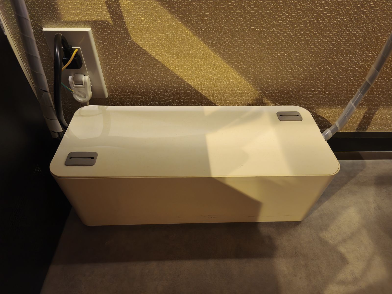 ELECOMのケーブル収納ボックス