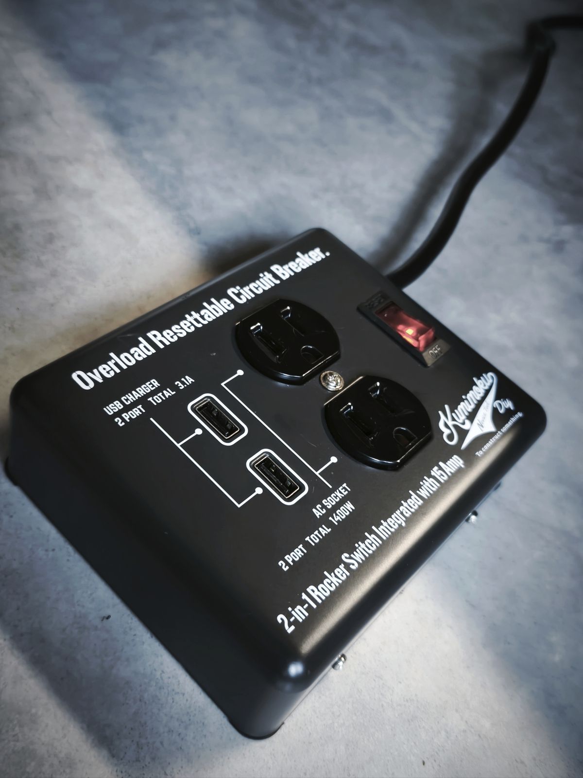 KumimokuのUSBスチールタップ（ブラック）